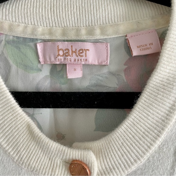 5/$25 Kids Ted Baker Cardigan - Picture 3 of 11